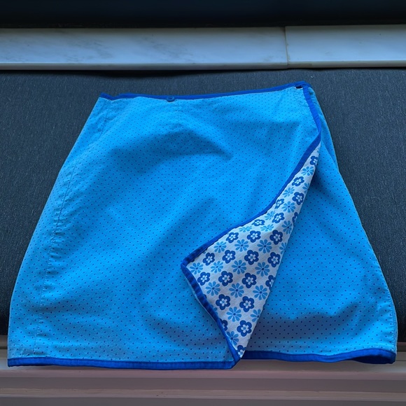 SOLD—Reversible skirt EXCELLENT CONDITION - Picture 2 of 4